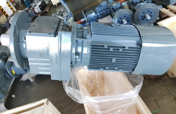 818R97減速機(jī).jpg