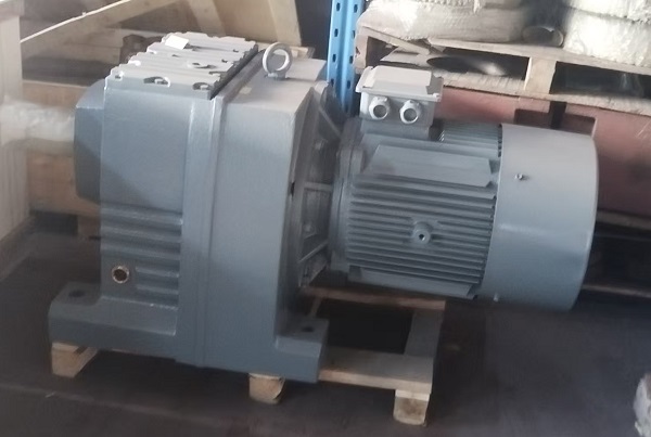 827R37減速機(jī).jpg